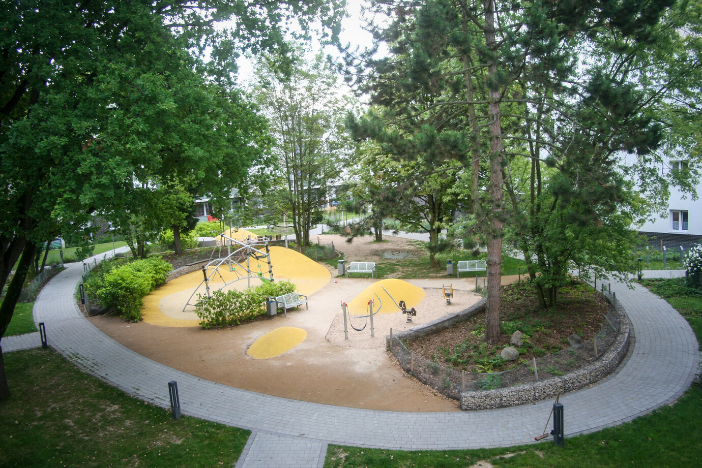 庭院 4